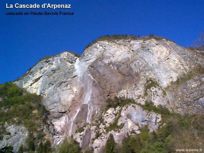 la cascade d'arpenaz en haute-savoie france, sallanches