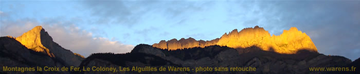 coucher de soleil sur montagne